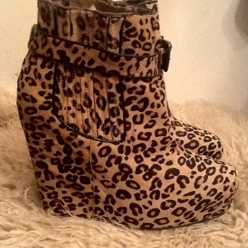 Betsy Johnson sz 10 leather